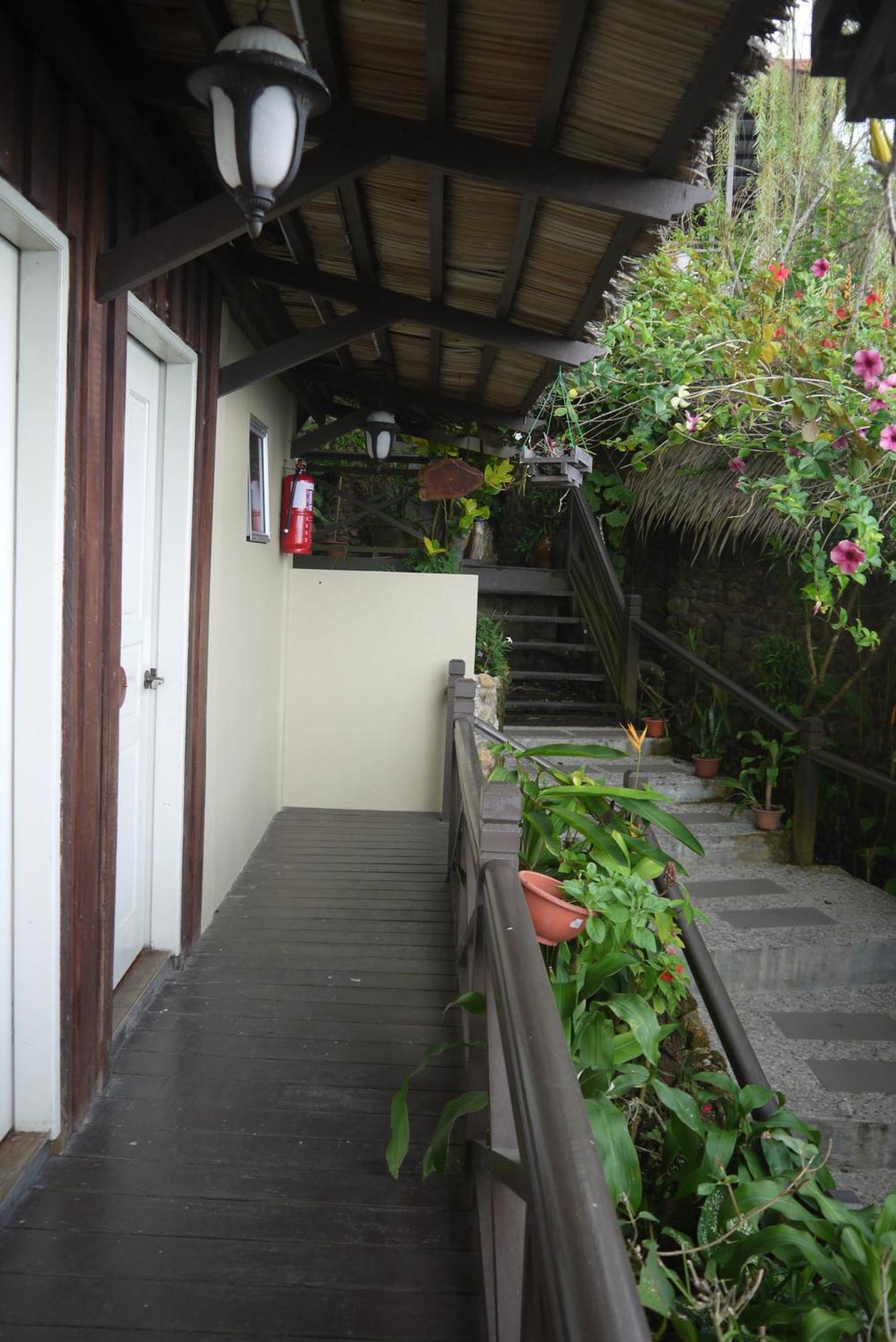 Kasih Sayang Hill Resort Кота Кинабалу Екстериор снимка
